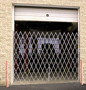 Single Folding Gate