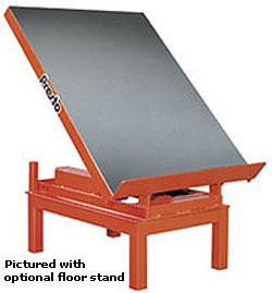 Hydraulic tilt table