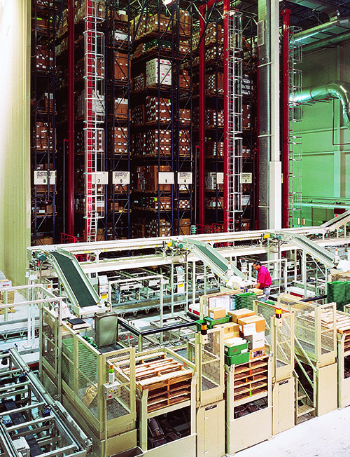 AS/RS system at Fidelity's mail center