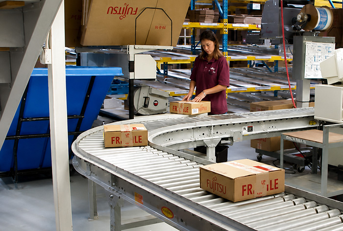 Conveyor system with curve