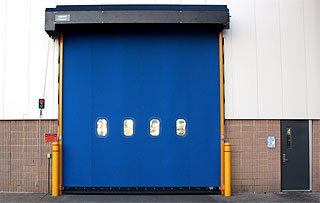 Puertas de muelle enrollables de malla y vinilo