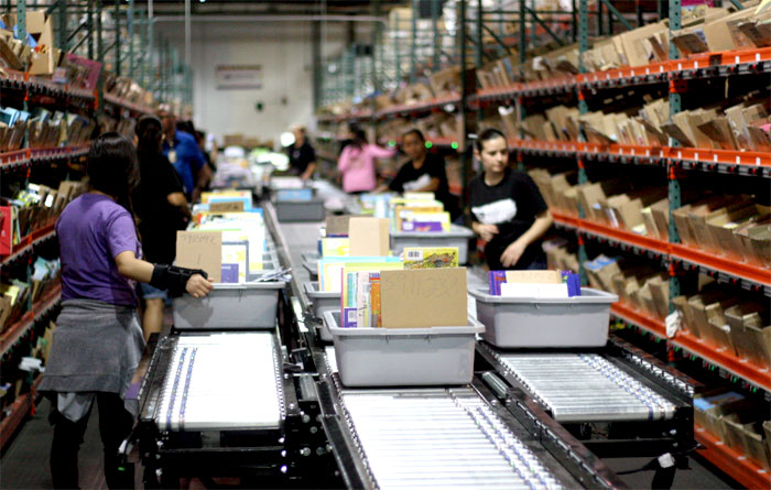 Picking lane for books order fulfillment