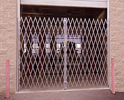 Pair folding gate - double folding gates