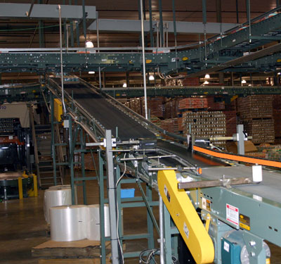 Inclined conveyor