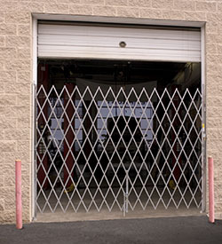 single folding gate with drop pin